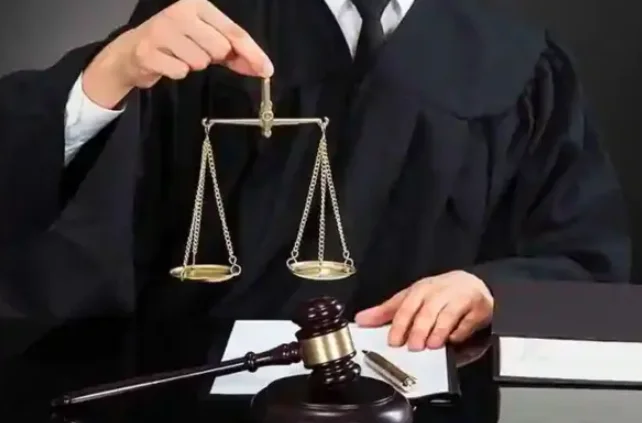 High Court Imposes Fine and Refers Advocate's Conduct to Bar Council in Gujarat