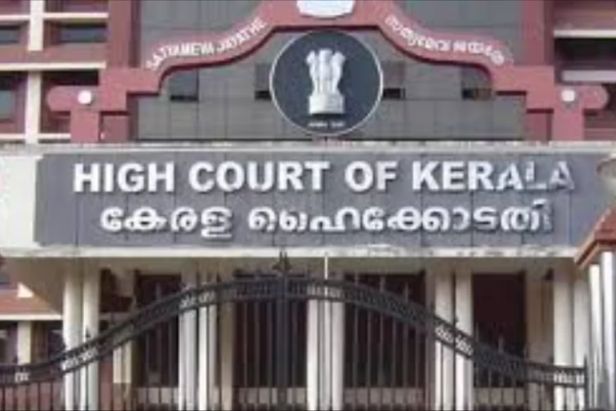 FIR Ordered Against Pinarayi Vijayan, Veena Thaikkandiyil and Mohammed Riyas in CMRL-Exalogic Case: Kerala High Court
