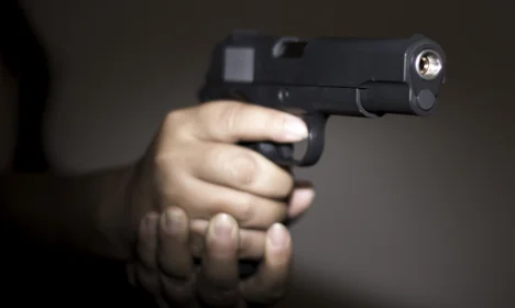 Firing pistol in self-defense is not a violation of Arms Act 1959 license conditions: Allahabad High Court