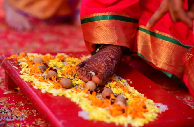 'Saptapadi' Ceremony Is An Essential Ingredient To Constitute A Valid Hindu Marriage: Allahabad High Court