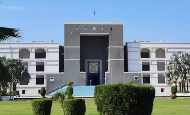 The Labour Court Must Give The Employer An Opportunity To Be Heard Before Concluding The Enquiry : Gujarat High Court
