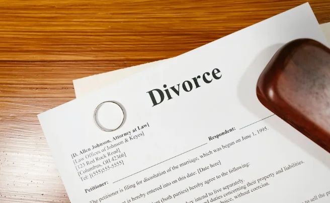 Wife's Appeal Challenging Divorce Decree Does Not Stand Abated On Husband's Death: Karnataka High Court