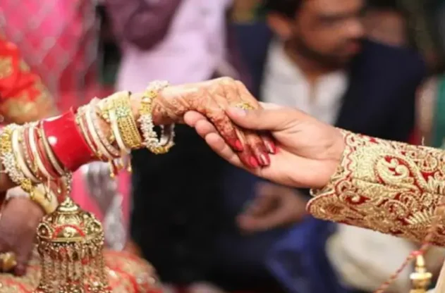 Section 494 IPC, Friends and Relatives Can't Be Held To Have Common Intention For Offence Of Bigamy By Mere Presence In Second Marriage: Supreme Court