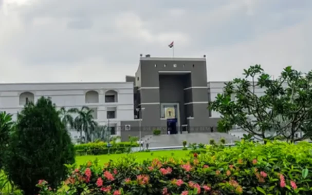 Gujarat High Court issues notice to BCI on plea by 8 law colleges for recognition