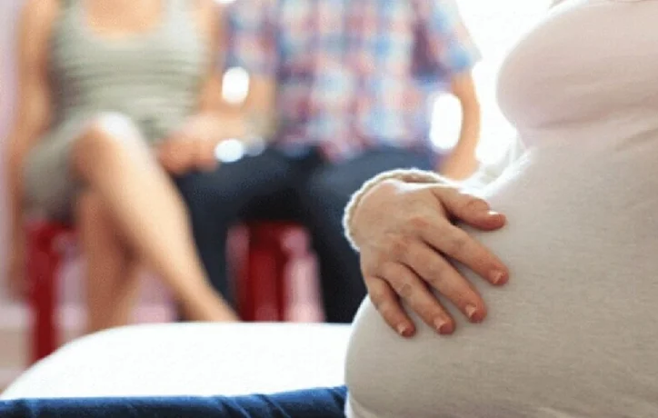 Birth Of First Child Before Joining Service not a bar for availing Maternity Leave After Joining Service Under AAI Regulations: Bombay High Court