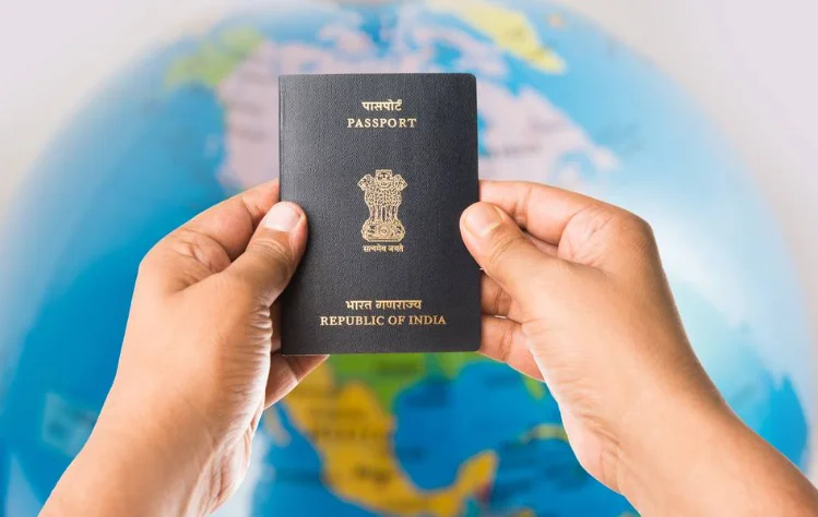 Person Facing Criminal Cases Doesn't Need Court's Nod For Passport Issuance; Permission Required In Case Of Foreign Travel: Allahabad High Court