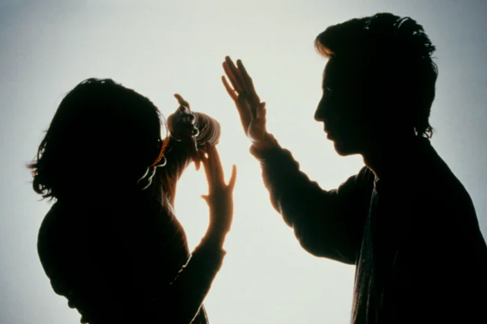 Domestic Violence Act, Arrest Warrants Unjustified In Domestic Violence Cases Since Proceedings Are Civil In Nature: Jammu And Kashmir High Court