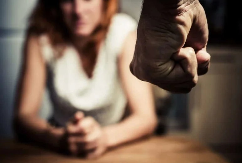 Domestic Violence Act, Couple Cohabiting During Subsistence Of Previous Marriage Do Not Share Domestic Relationship In Nature Of Marriage: Kerala High Court