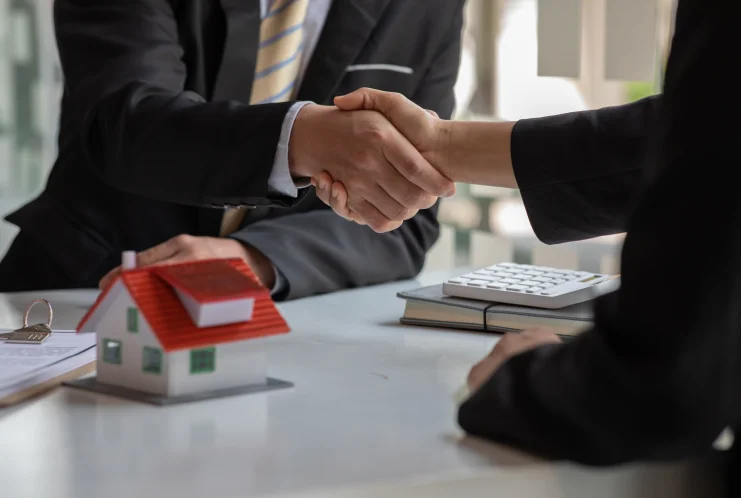 Subletting Must Be Presumed In Commercial Tenancy Where Tenant Allows Outsider To Use The Premises For Profiteering: Bombay High Court