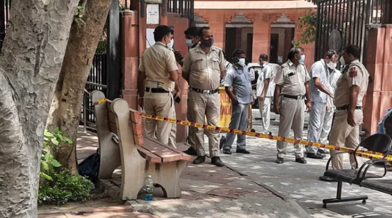 Delhi High Court Clears Police Officials: Adverse Remarks Expunged, Disciplinary Action Nullified