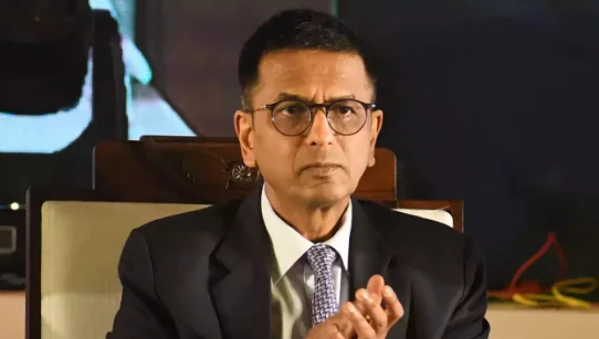 Lawyer, speak slowly, otherwise I will throw you out. CJI said, no one has talked like this in 23 years