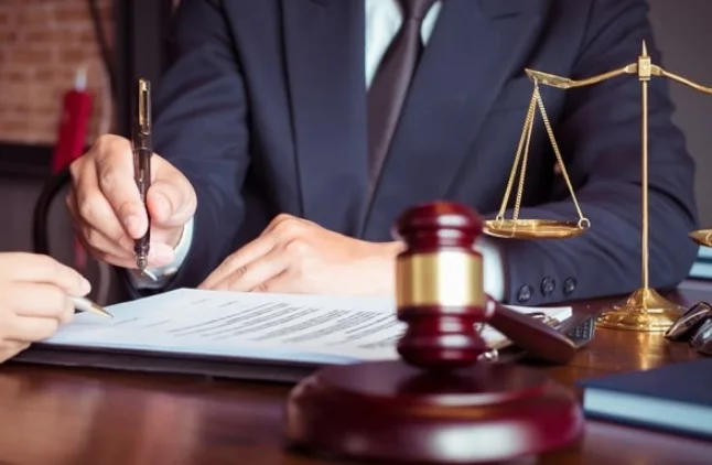 Lawyer collects Rs 1.1 lakh fee while posing as colleague, booked
