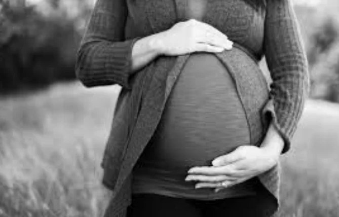 Court Imposes ₹50k Fine on AAP Government for Contesting Maternity Benefits to Contractual Employee under Maternity Benefit Act, 1961: Delhi High Court