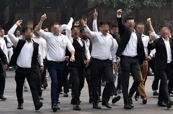 Court Restrains Ten Office Bearers of Seoni Bar Association from Appearing in Any Courts for One Month Amid Lawyers' Strike: Madhya Pradesh High Court