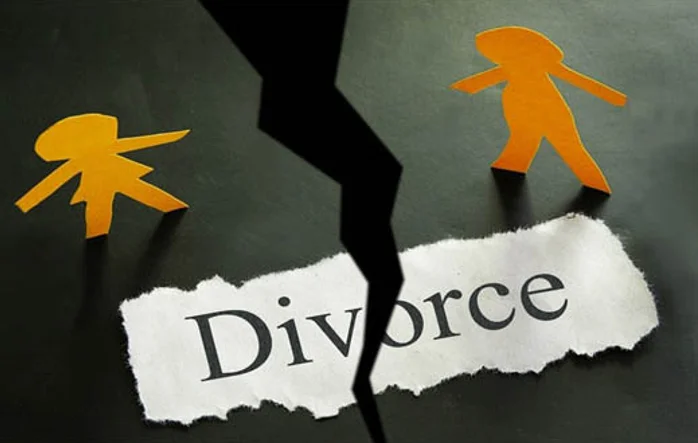 Stigma Of Ex-Parte Divorce Can't Hang Over Head Of Widow To Deny Her Benefits Of Being Spouse Of Ex-Serviceman: Karnataka High Court